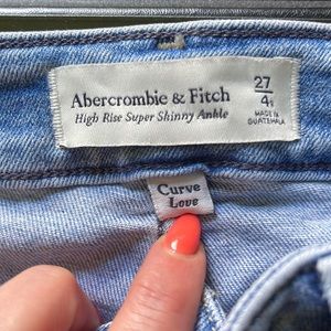 Abercrombie and Fitch 27/4 Curve Love Skinny Jeans